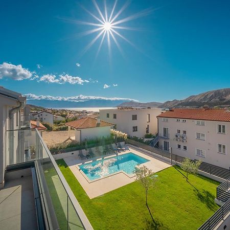 Poolside Apartments Anabella Baška Екстериор снимка