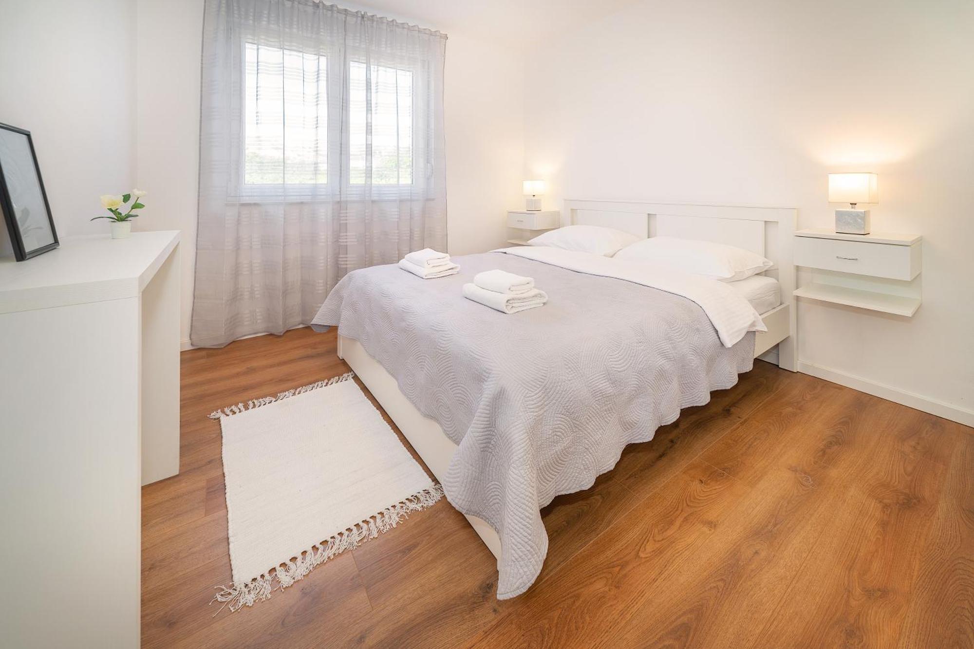 Poolside Apartments Anabella Baška Екстериор снимка
